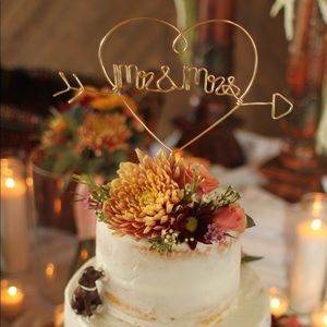 Mr. & Mrs. Cake topper